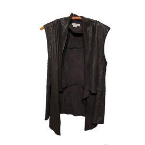 Carmen‎ Black Open Front Vest